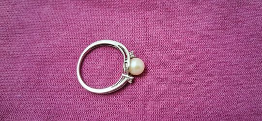 Pearl W/Diamond (2) Ring