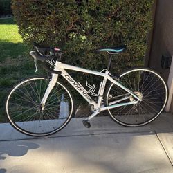 Cannondale Synapse 44 Road Bike