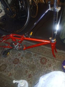 Vintage Dahon floding bike early to mid 1980s built for 16 inch wheels multi latch floding frame