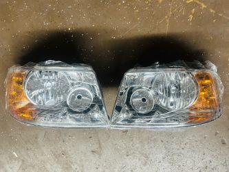 03-06 Ford Expedition Headlights