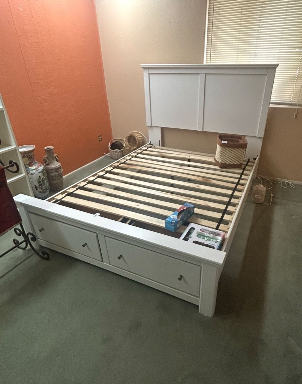 Queen size bed frame White
