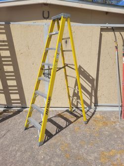 Keller Fiberglass Step Ladder