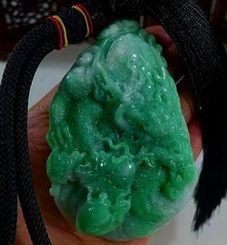 Genuine Burmese jadeite jade typeA Dragon Hand player. Collector piece.