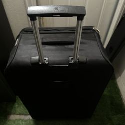 SWISSGEAR BLACK LARGE CHECKED LUGGAGE 🧳 