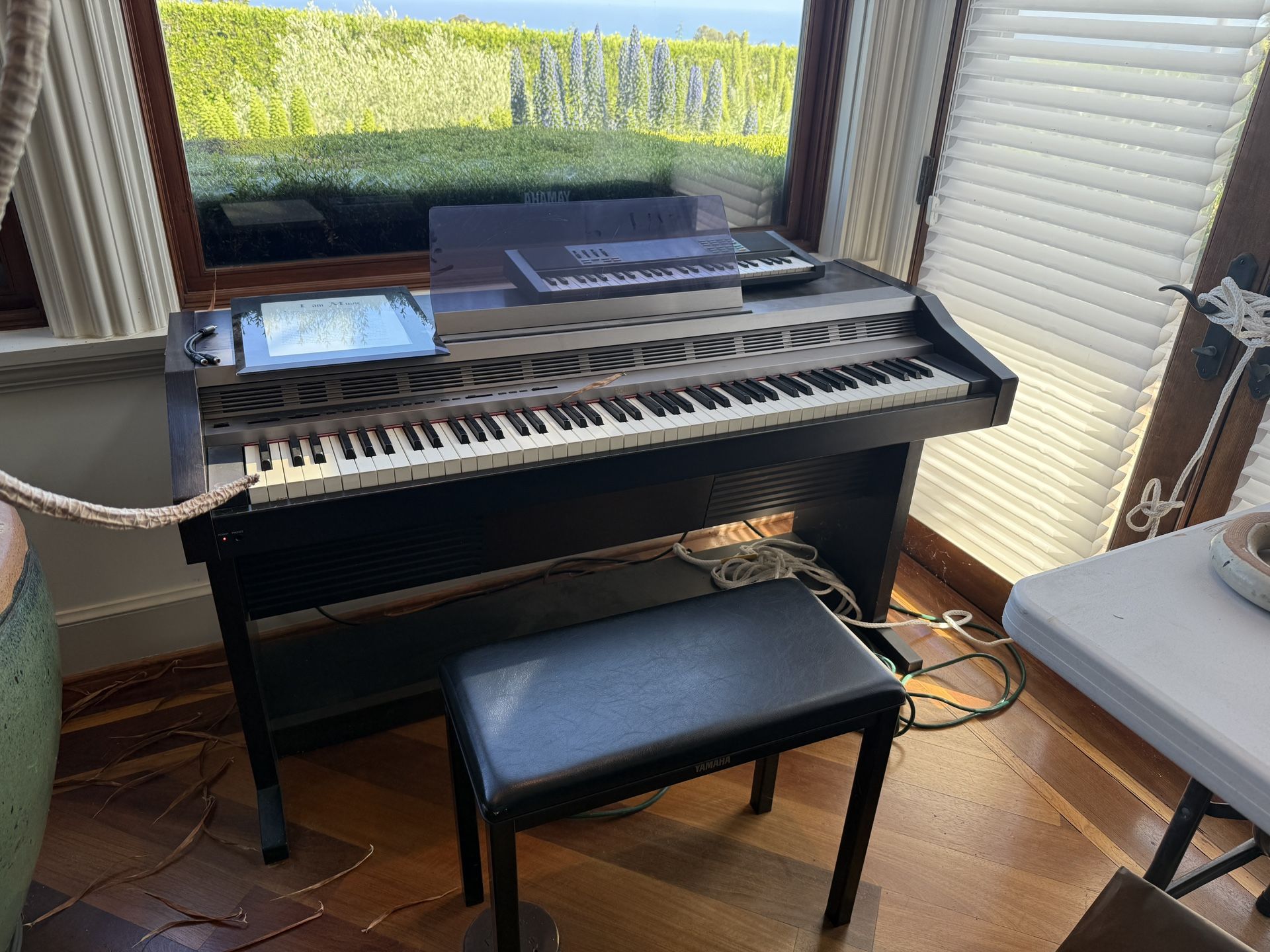 Roland Electric Piano/synthesizer
