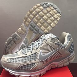 Nike Vomero 5 Brand New Men 8/Womans 9.5
