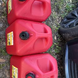 never used 5 gallon gas can