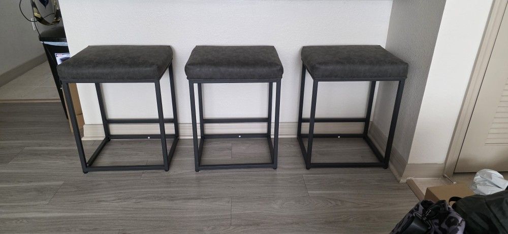 3 Bar Stools 