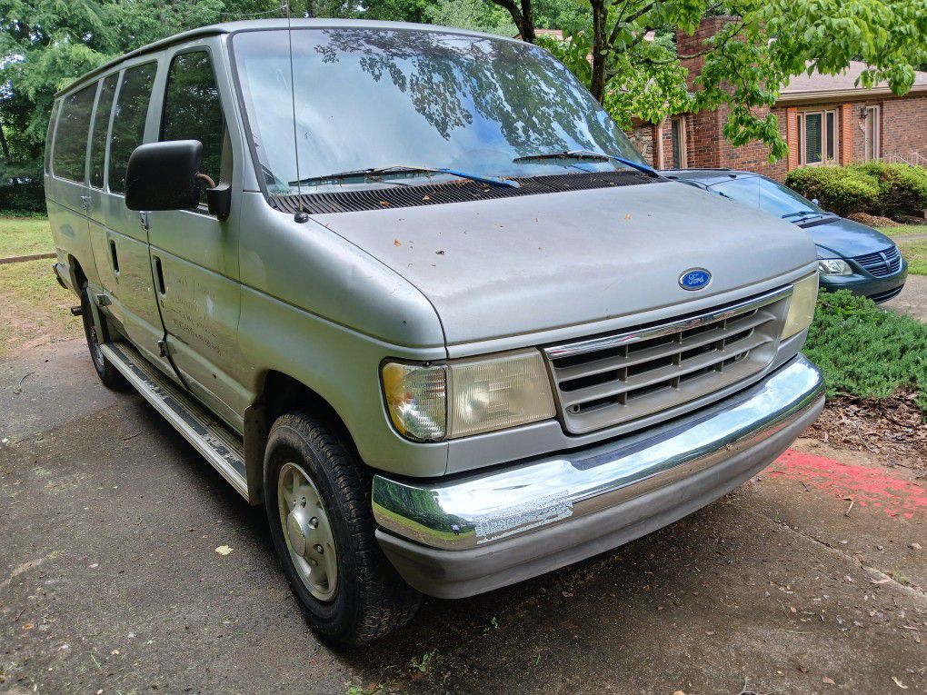 1995 Ford Club Wagon