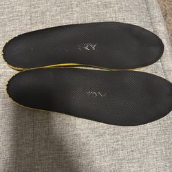 vktry insoles size 8-8.5 NON cleats