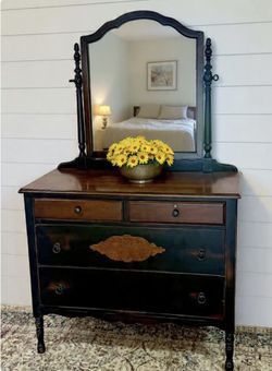 Dresser With Tilt Mirror 