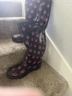 Women’s rain boots