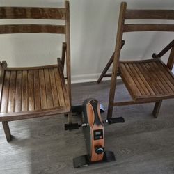 Set of 2 folding chairs 