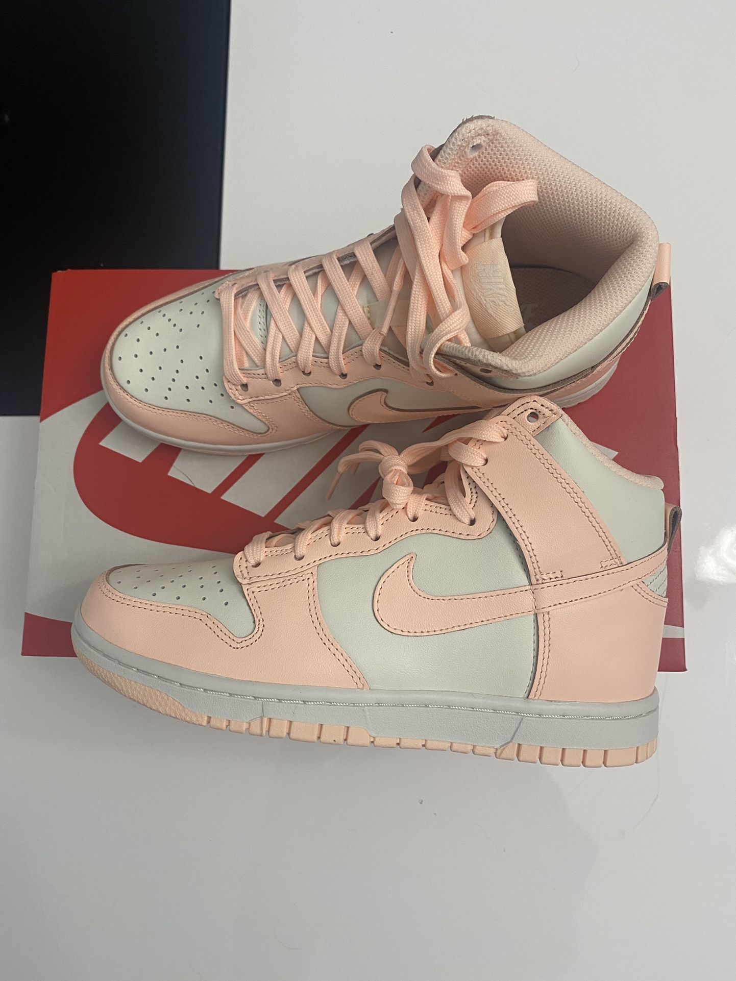 dunk high crimson tint on feet
