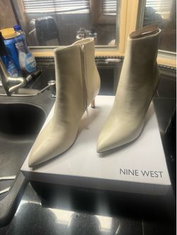 Lady’s boots
