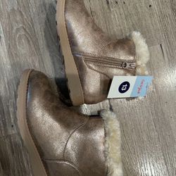 Cat&Jack Girls Toddler boots! (Size 13)
