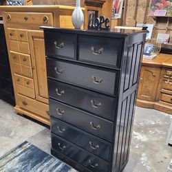 BLACK DRESSER