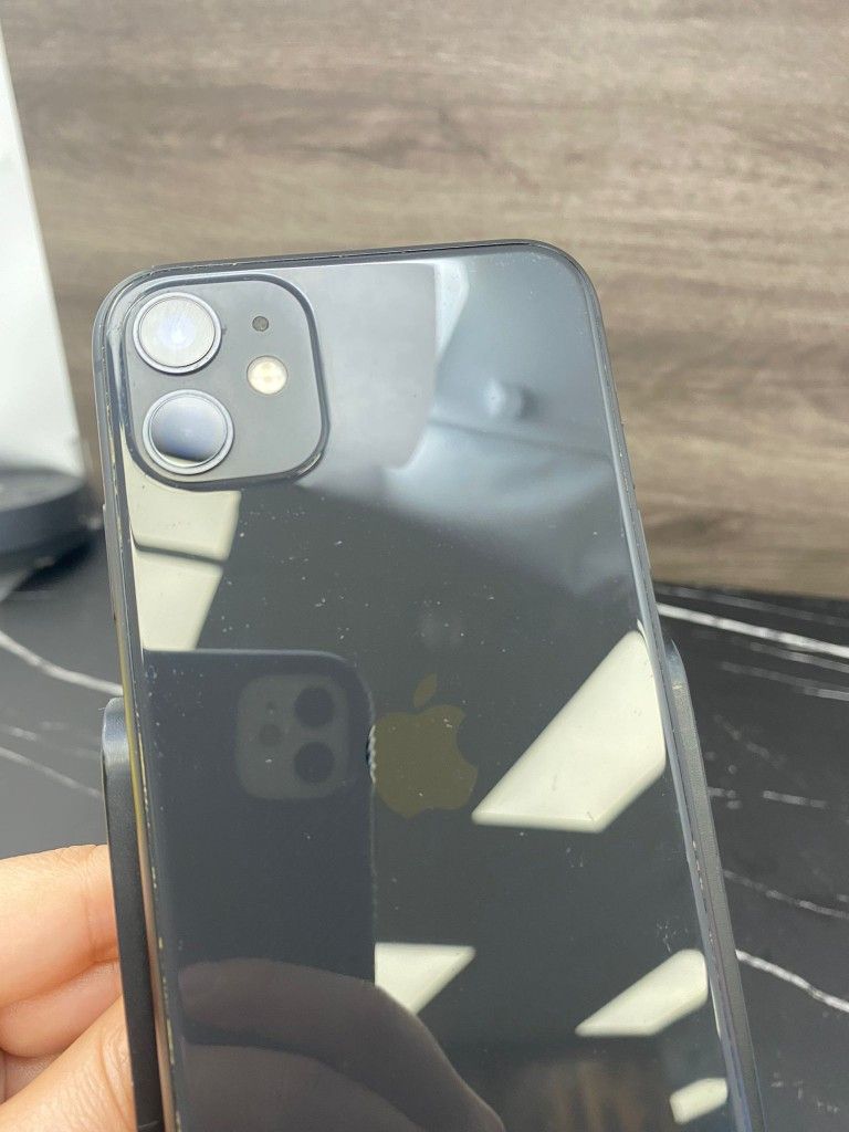 iPhone 11 64gb Unlocked ID: 55885