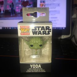 Star Wars Yoda Funko Pop keychain