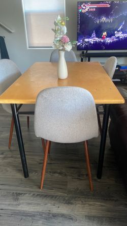 Dining table/comedor