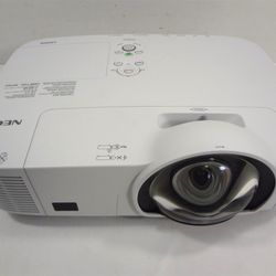 NEC 3LCD Movie, presentation, Gaming Projector  HD 1080p HDMI