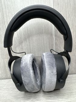 Beyerdynamic DT 900 PRO X Open-Back Studio Headphones (A1D031624)
