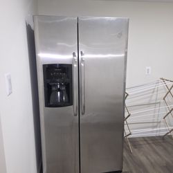 Refrigerator 36 in French door
