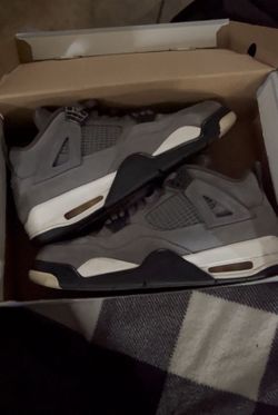 Cool grey jordan 4 size 10