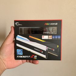 G.SKILL Trident Z5 RGB 64GB DDR5-6400 CL32 Gaming RAM (2x32GB)