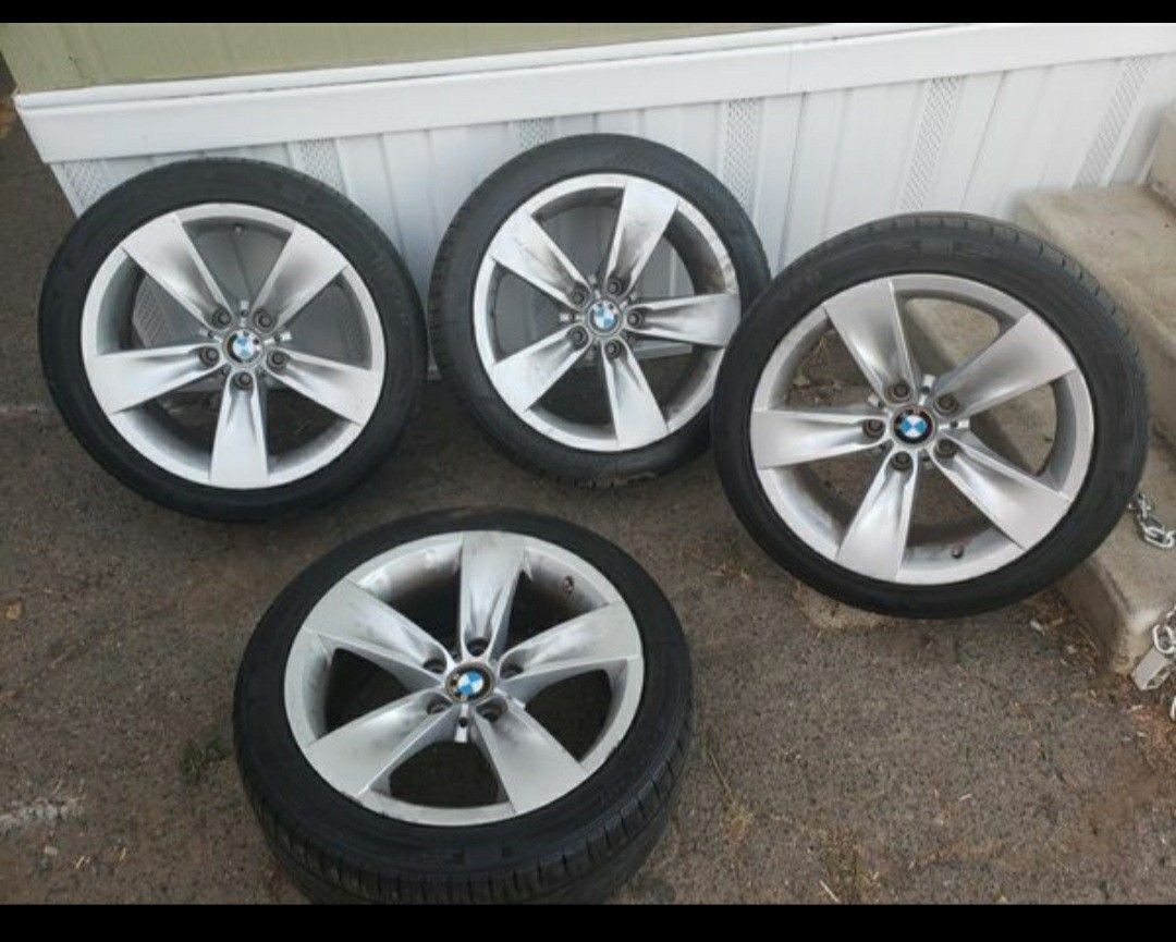 BMW 2008 528I RIMS AND TIRES SIZE 18