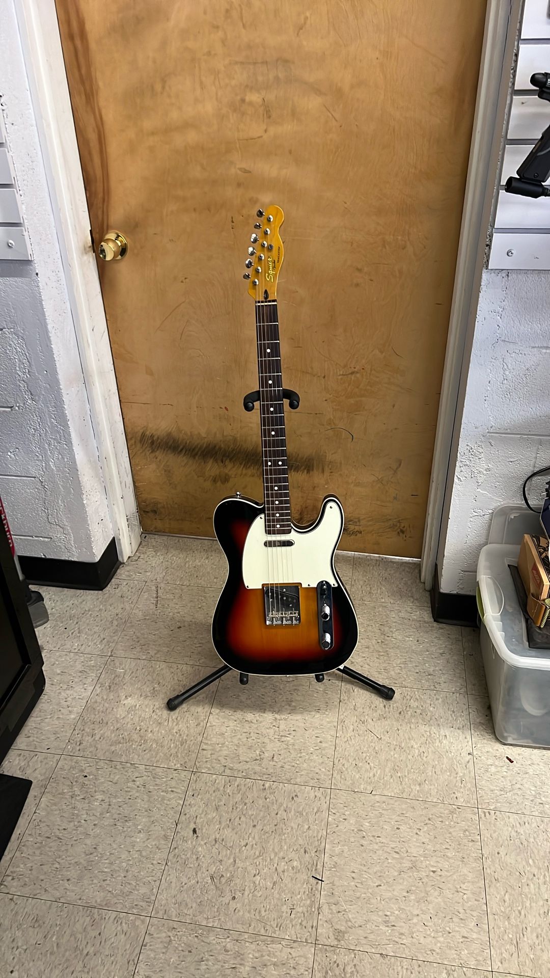 Squier Telecaster Electric Guitar – Sunburst