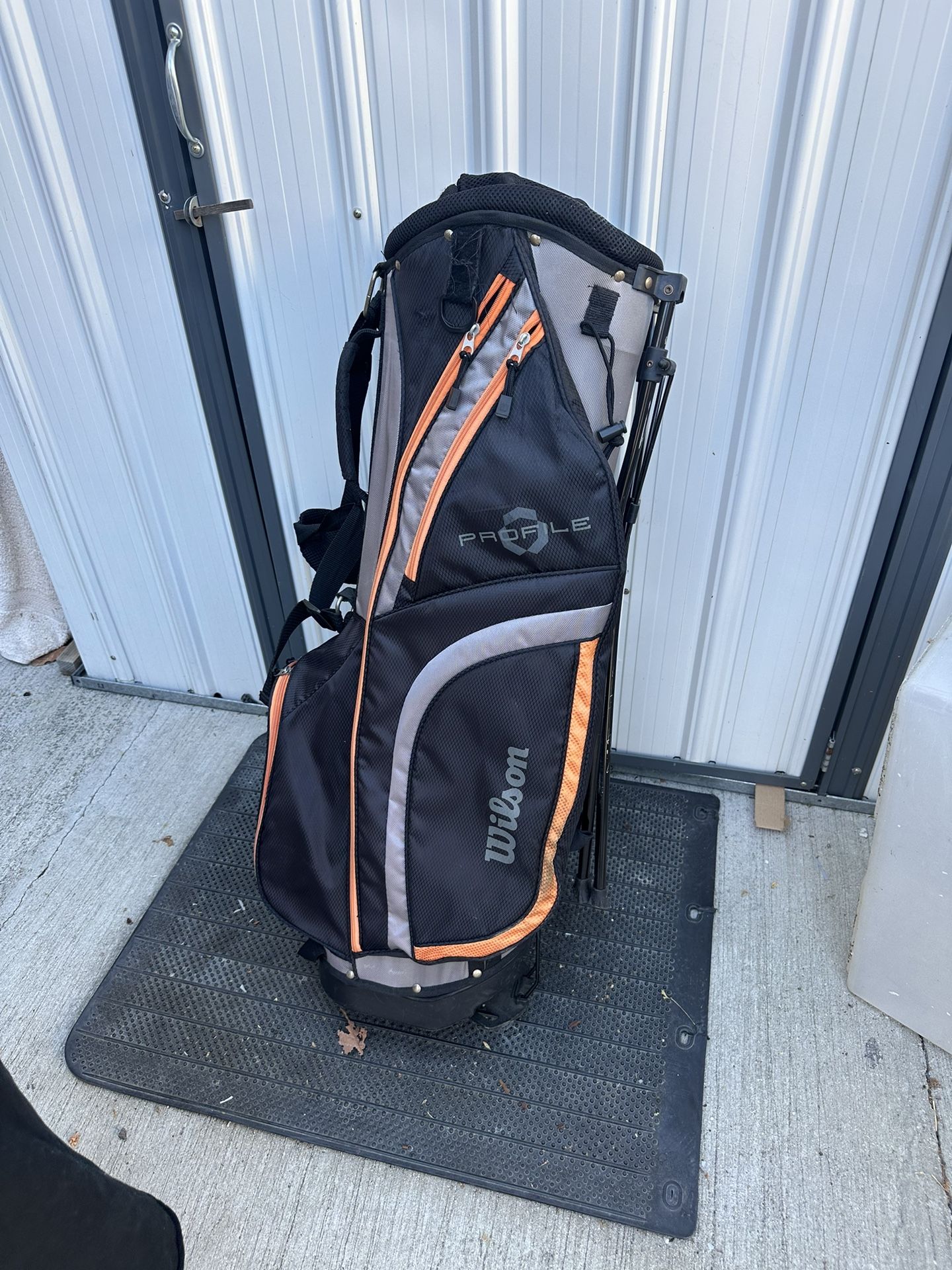 Wilson Profile Golfing Carry Bag