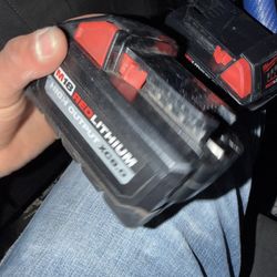 Milwaukee Batterys 8.0 - 2.0 