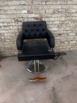 Salon chair