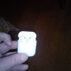 Air Pods Gen 2 Holds A Great Charge 