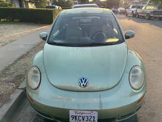 2009 Volkswagen New Beetle • 2.5 Hatchback 2D