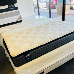 King Size Mattress And Box Spring 