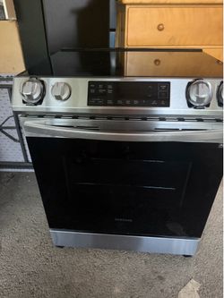 Samsung electric stove like new