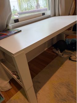 Kids desk