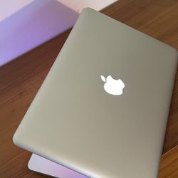Apple MacBook Pro 13” I5/8GB/256GB SSD $140