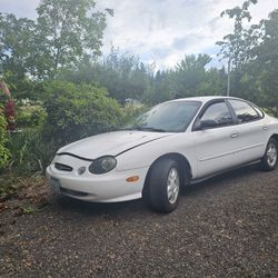 1996 Ford Taurus