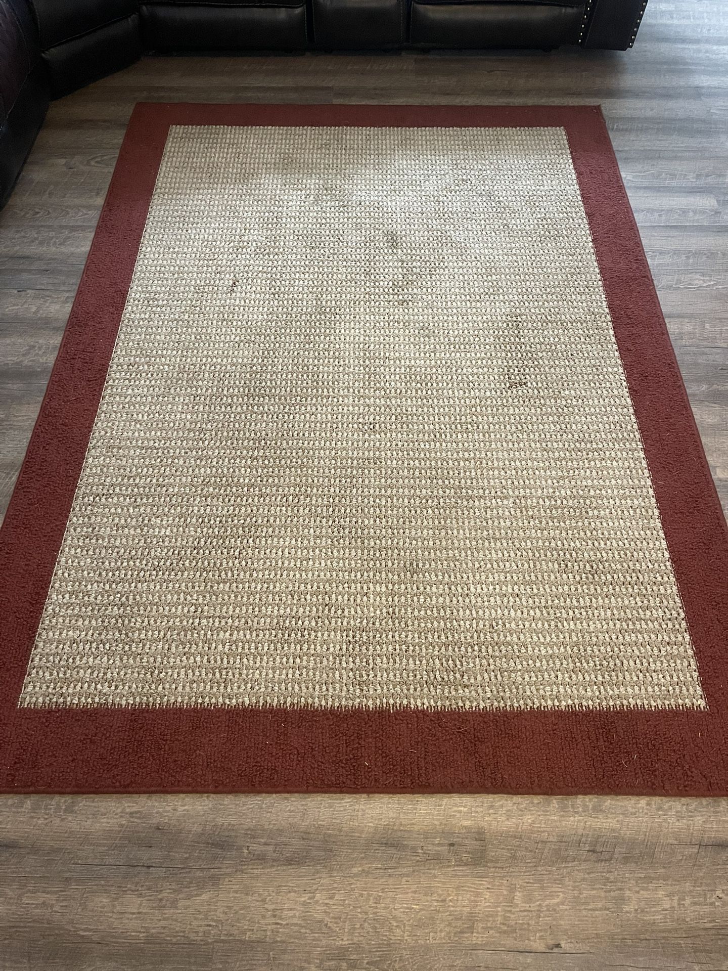 A beautiful Centre Table rug.I Only used It For 4months.Still beautiful