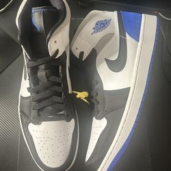 Jordan 1 Mid Royal Black Toe Size 12.5 New