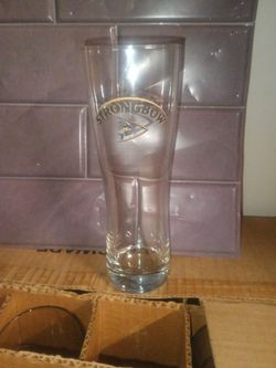 Pilsner strongbow glass