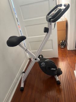 Exercise Bike/ Bicicleta de ejercicio