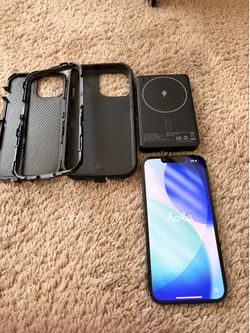 I phone 13 for SALE  “UN blocked” -charging part does not work and cracked from the back - “”charges with portable””