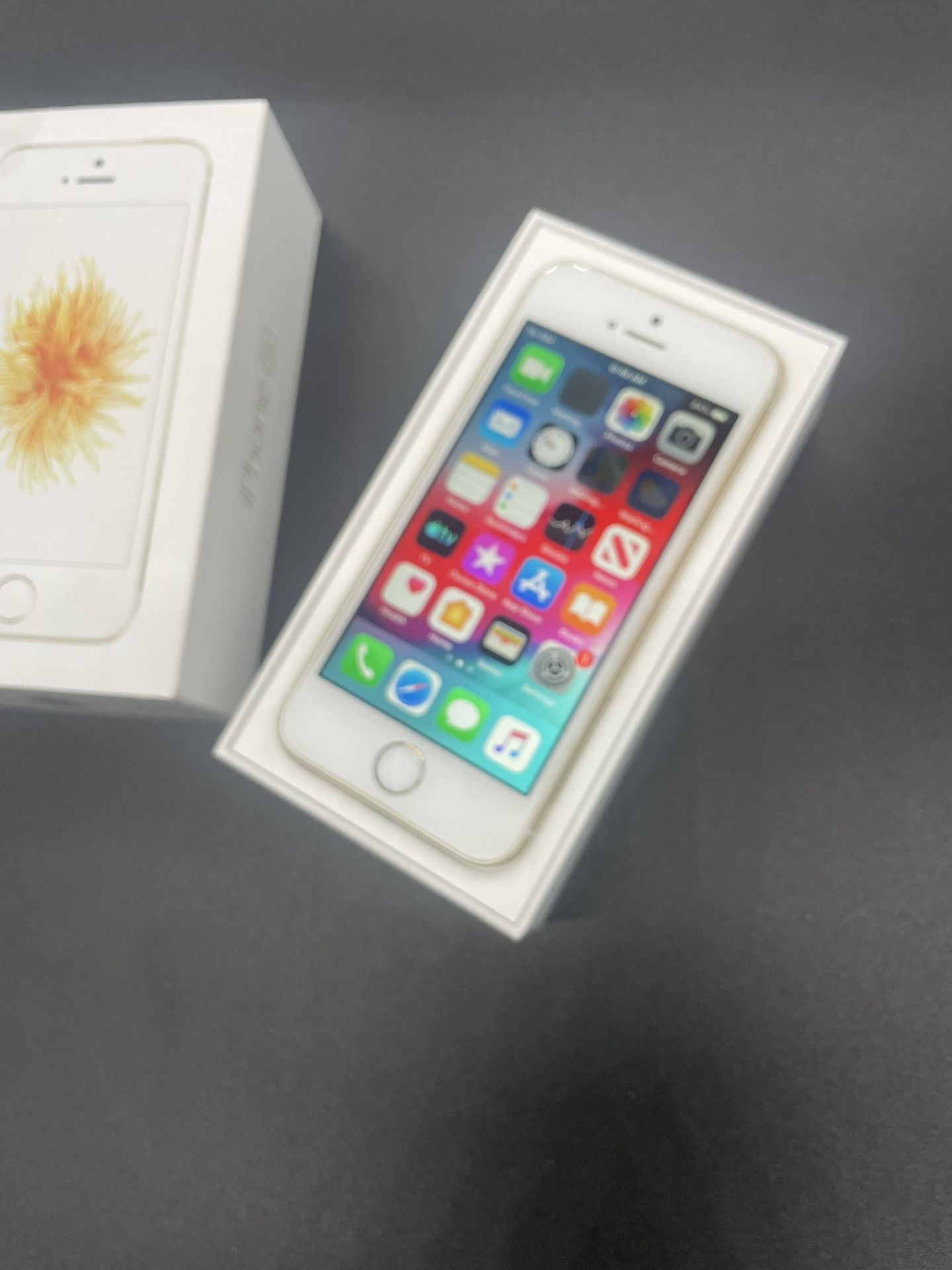 iPhone SE 2016