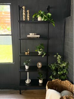 Ladder bookshelf