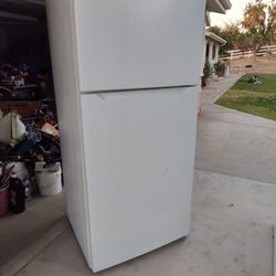 Insignia Refrigerator