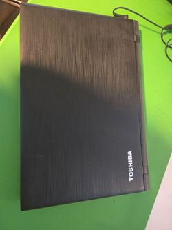 17.5" Toshiba gray laptop